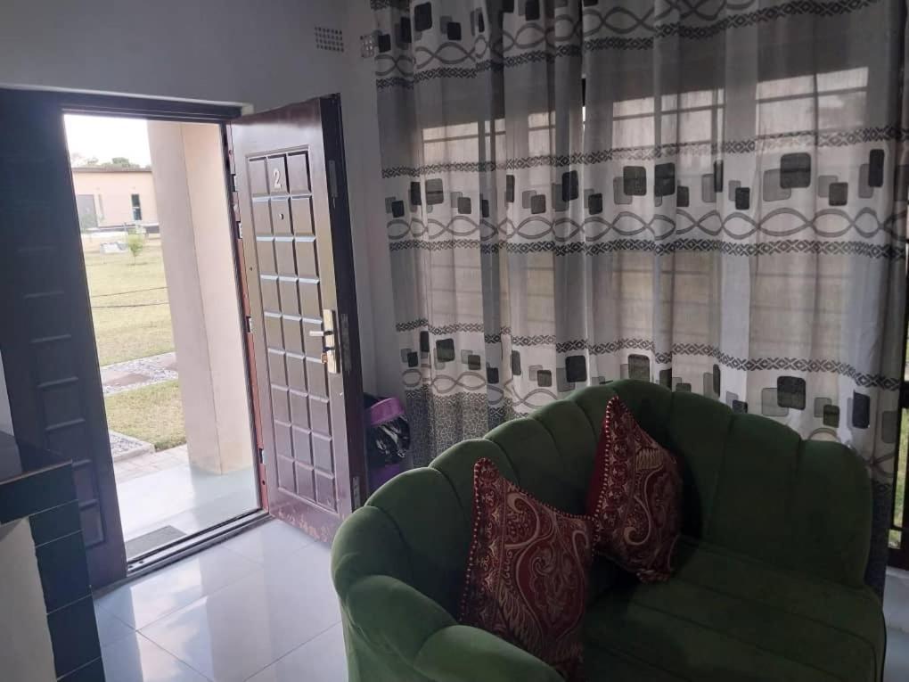 Emmrose Apartments Chingola Exterior foto
