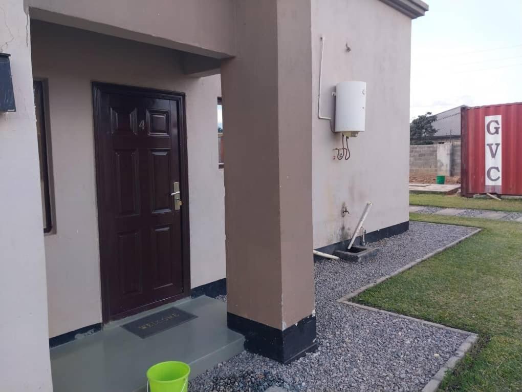 Emmrose Apartments Chingola Exterior foto
